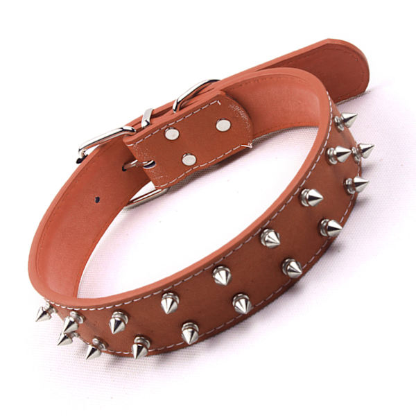 Punkstil Hundhalsband med Spikar PU Läder Justerbart Nitat Hundhalsband med Spikar Rivet Djurhalsband för Mellanstora till Stora Hundar Brun