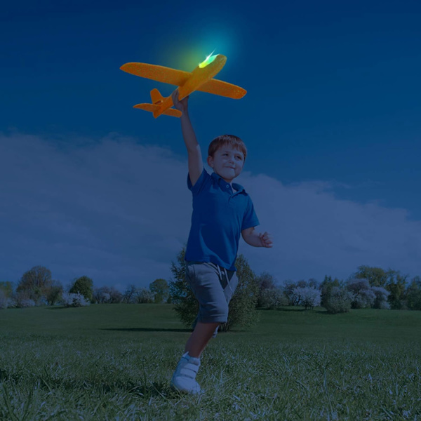 2-pack LED-ljus flygplan, 17,5\" stort kastskumflygplan, 2 flygplanslägen, flygande leksak för barn, presenter till 3 4 5 6 7 år gamla pojkar, utomhus