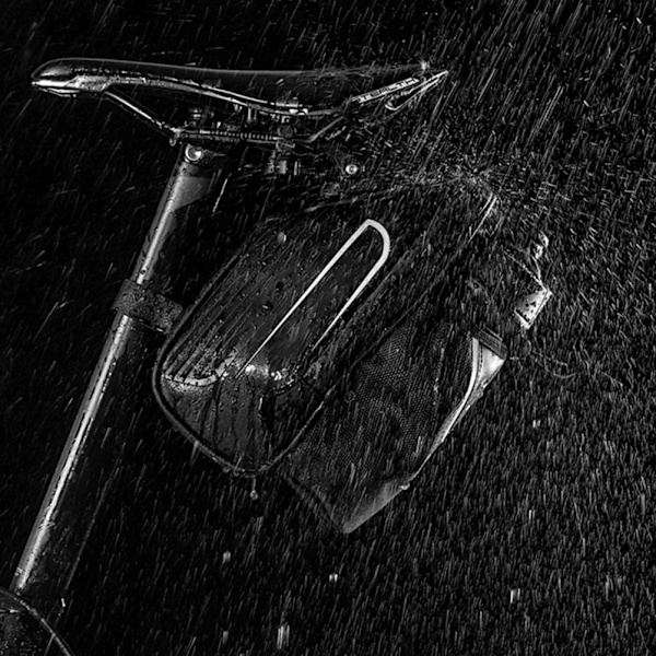 Vattentät cykelväskereflektiv sadelväska med vattenflaskhållare under sätet Cykelsadelväska för mountainbike och landsvägscyklar