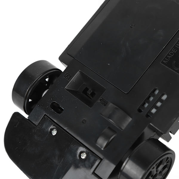 1/14 RC Driftbil Anti Interferens 2.4G Fjärrkontroll 4WD RC Racing Bilmodell med Frontljus 2 Set Hjul Singelbatteri