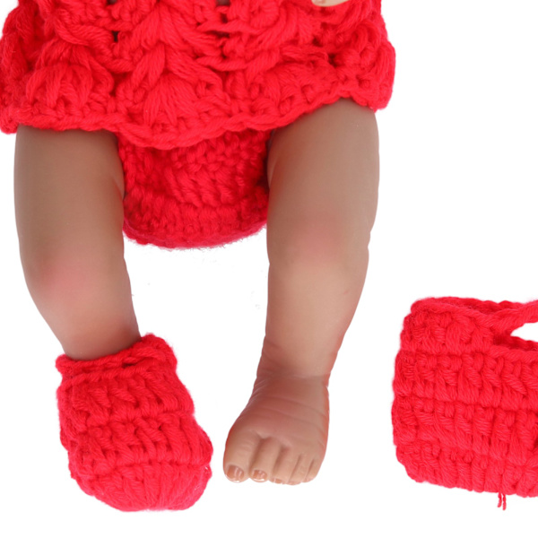 Livsliknande babydocka 10 tum mjuk silikon nyfödd pojke spädbarnsdocka med vackra kläder barnleksak röda kläder med skor