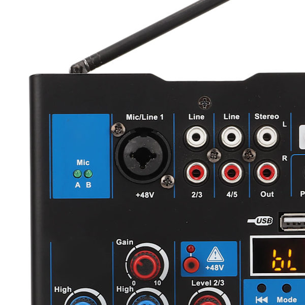 Dubbelmikrofon Mixer 4 Kanaler Liten Metall USB Bluetooth Mixningsbord med Trådlös Mikrofon för Live Streaming Karaoke
