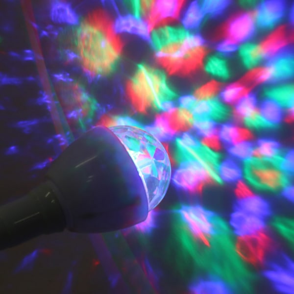 Disco-inspirerad LED-lampa, Premium LED Fullfärg Roterande Kristallkula Lampa för E27 Sockel, Energibesparande Discolampa med Automatisk Rotation