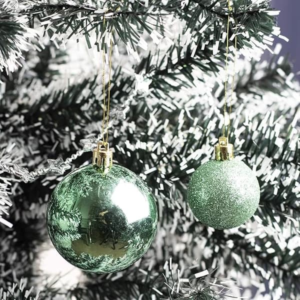 Julekulepyntsett, knusesikre julekuler med glitrende finish og matte glitterblanke speiloverflater, festlig pynt til