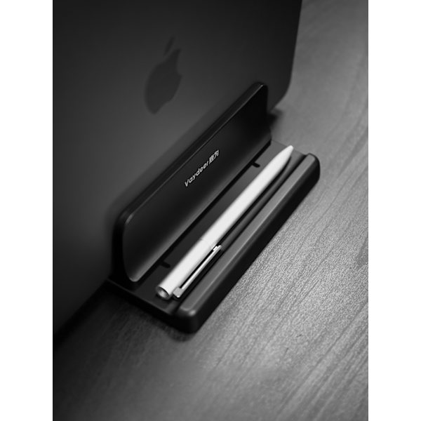 Vertikal Laptop Stativ, Justerbart Laptop Stativ, Vertikal 3 i 1 Laptop Stativ, Platsbesparande för MacBook, Notebook, iPad, Bärbara datorer upp till 17,3 tum, Svart