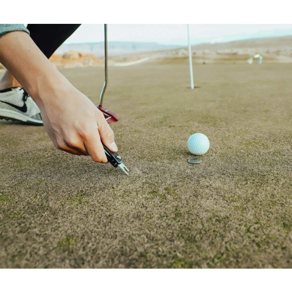 Golftillbehör Presentset - Golfhandduk, Golfklubbborste med Spårrengörare, Fällbart Divot Reparationsverktyg med Bollmarkör, Golfbollmarkör och Golf