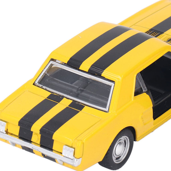 Retrobilmodell 1/32 skala Pull Back Alloy Classic Vehicle Toy med öppningsbara dörrar för barnsamlare Gul