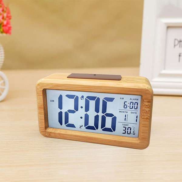 Digital väckarklocka radio väckarklocka bordsklocka massivt trä vattentät väckarklocka med termometer, kalender och snooze-funktion - bambu