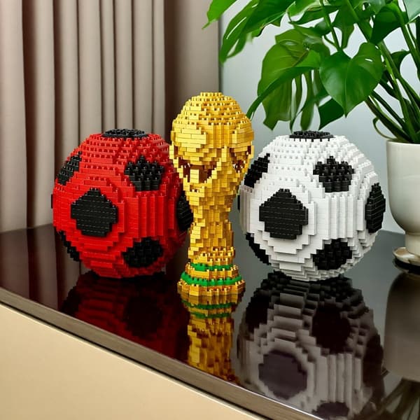 Världscupens byggklossmodellmonument: Dali Creative Världscupstrofé samlarfigur