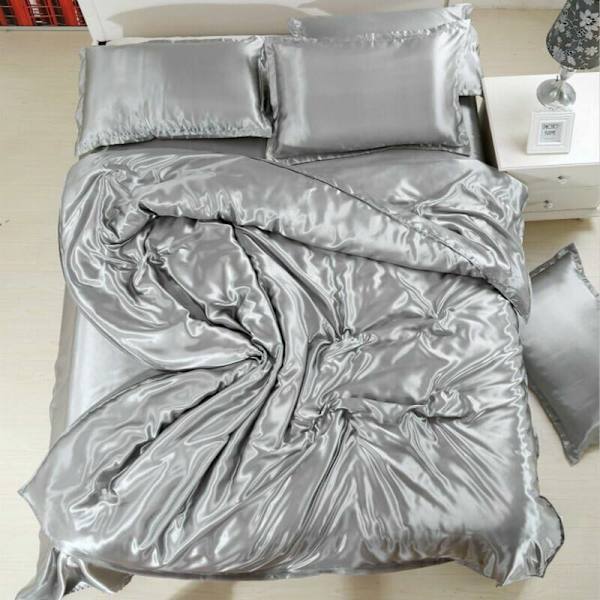 4-delat sängklädesset: mjukt siden satin påslakan 220 x 240 cm, lakan och örngott (Silver)