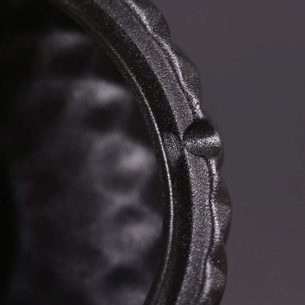 Tung Askkopp, Rund Form Med Lock Elegant Konstnärlig Målning På Ytan Cool Askkoppsdesign För Hemmakontor Inomhusdekoration