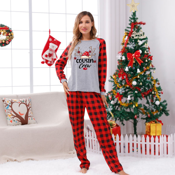 Matchande familje-pyjamas set till jul med långärmad t-shirt och byxor Loungewear