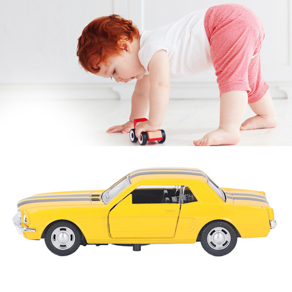 Retrobilmodell 1/32 skala Pull Back Alloy Classic Vehicle Toy med öppningsbara dörrar för barnsamlare Gul