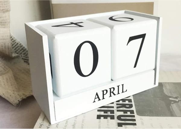 Vintage skrivbordskalender, Vintage evighetskalender i trä, Träkaffe