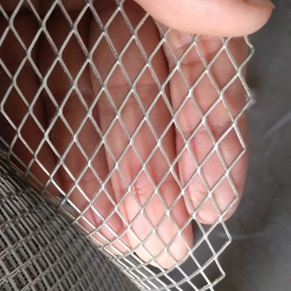 4 st aluminiumrännsilar, 3\" diameter för att hålla avloppet rent, förhindrar igensättning av löv och skräp