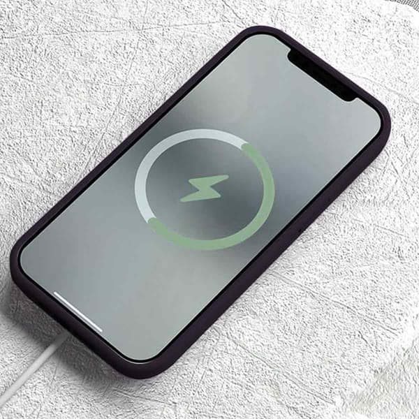 Flytande silikonfodral för Apple iPhone 16 Pro Max
