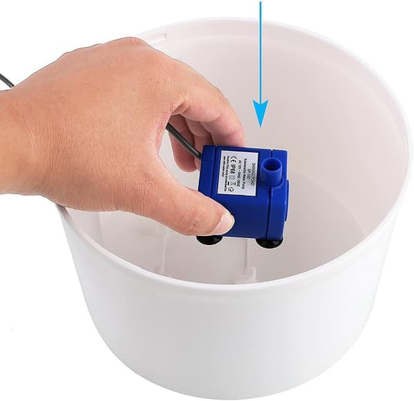 Mini nedsænkbar pumpe til dit kæledyrs springvand, perfekt til Fleur Blue Decor æstetik