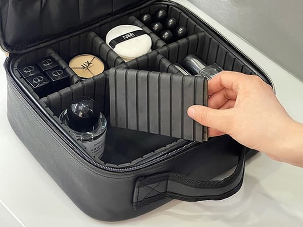 Sminkveske med LED-speil