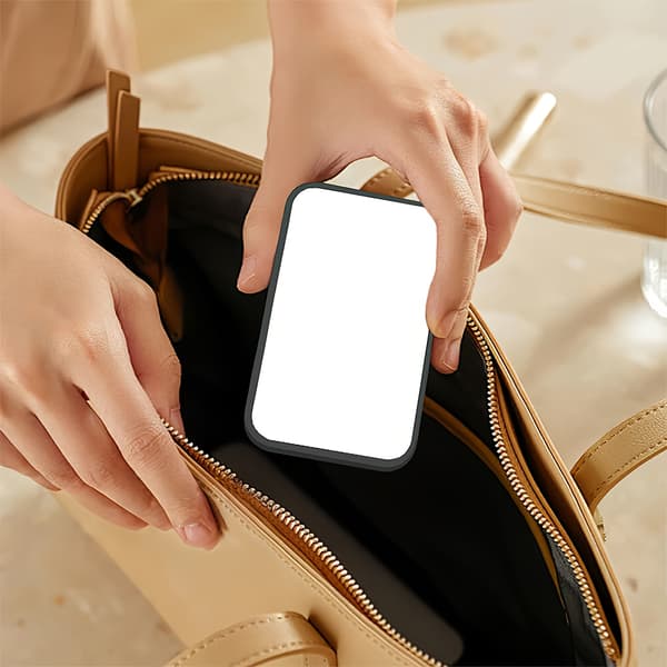 [02]Mini Clip Lampe Tre Lysstyrker Type C Lading 1pc