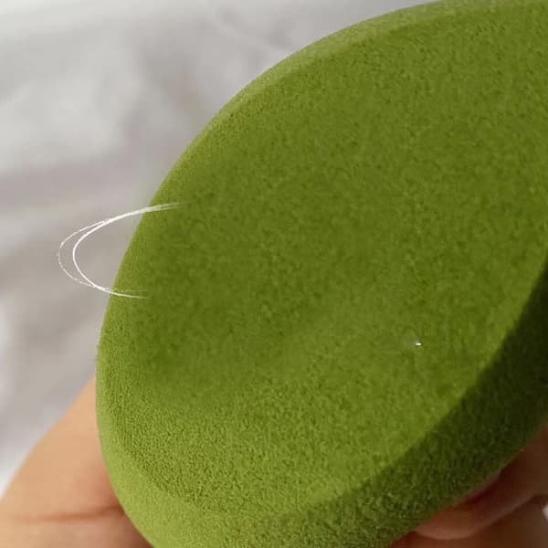 Blød elastisk makeupsvamp til våd tør brug med puddercreme concealer