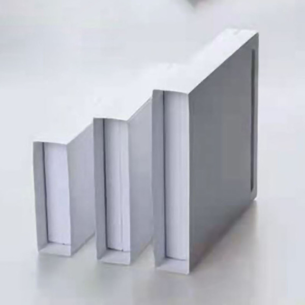 Läpinäkyvä PE-kalvokorujen säilytyslaatikko - 3D kelluva kehysnäyttöpidike, valkoinen korujen näyttölaatikko (2,76 x 2,76 x 0,79 tuumaa)