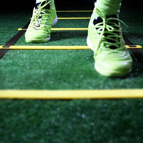 Agility Stege Fotarbete Träningsverktyg för Snabbhetsövningar i Fotboll (7 stegpinnar)