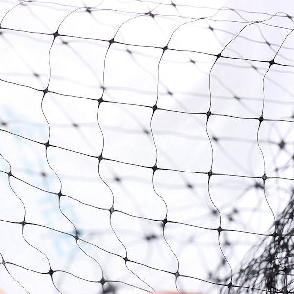 Fuglenet, anti-hjortehegn net Fuglenet - (bredde 2,1 meter, længde 30 meter, 50 stk. kabelbindere + 10 jordspyd, maskehul 1,9 cm)