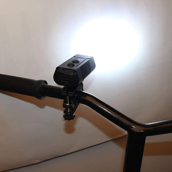 Powerful LED Bicycle Light - USB Rechargeable - 7 Modes - Super Bright
