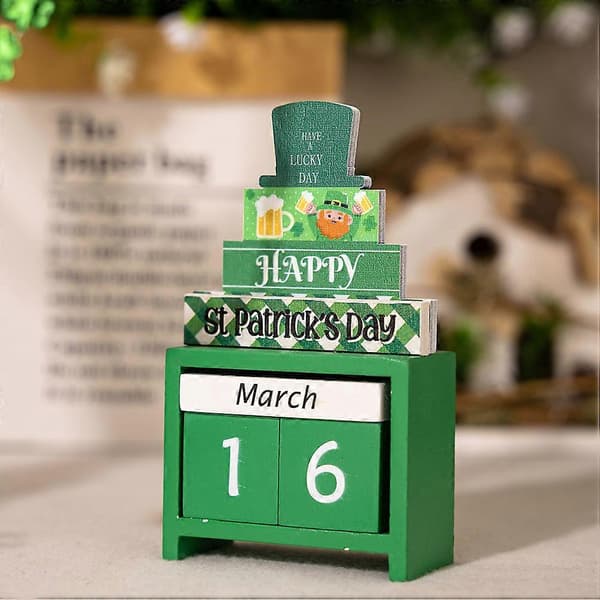 Träkalender för St. Patrick's Day med 5 st skrivbordsblock