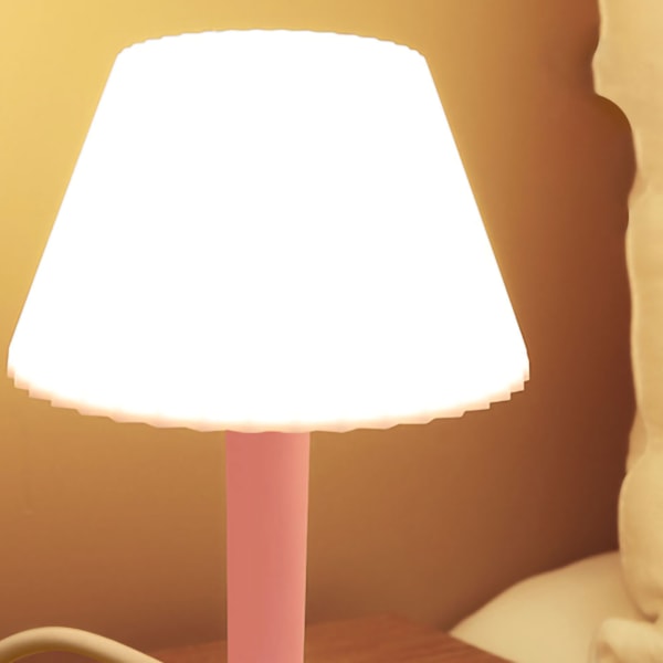 Allsidig skrivebordslampe med strømbrett og USB-porter for sovesaler og arbeidsområder - Modell CN 110