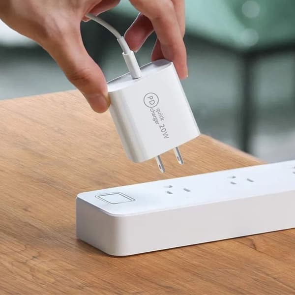 20W PD Snabbladdare Typ C Strömadapter med 2m Kabel för iPhone 14 13 12 11 X