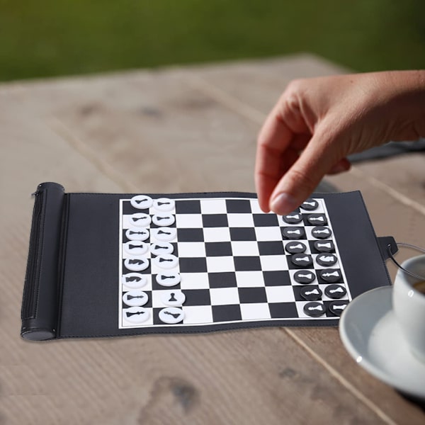 Chessæt Bærbar Rejsebrætsspil PU Læder Rulbar Chessæt til Børn og Voksne