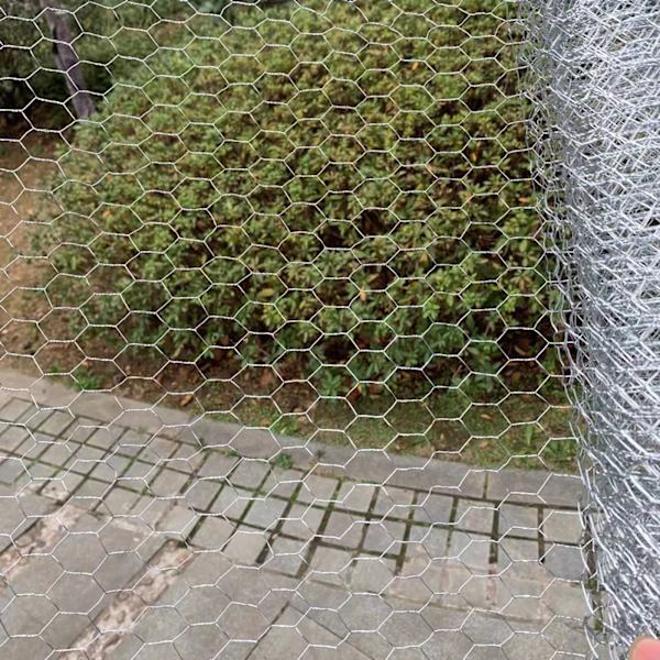 (Specifikation: 0.1*5m set inkluderar: 1*hexagonalt nät+1 par handskar+1*tång) DIY hantverk hemdekoration lätt galvaniserat hexagonalt nät