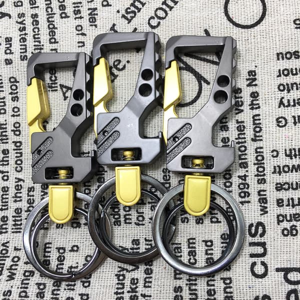 Auton avaimenperä pullonavaajalla - 2 metallirengasta, ZQKLA