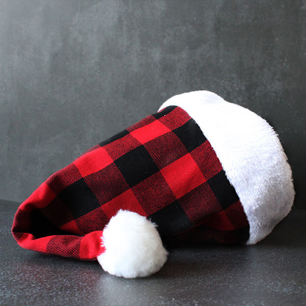 2 Styk Bløde Julemandshuer Buffalo Plaid Julehat til