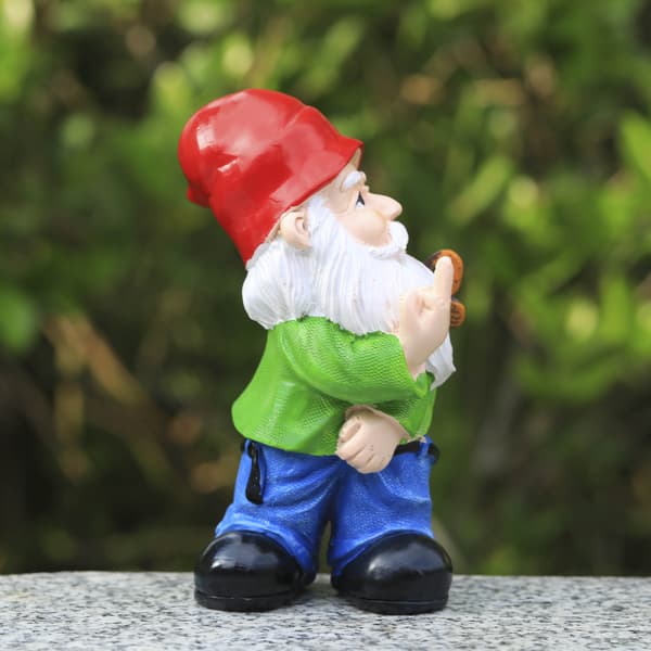 Havefigur af dværg med middelfinger i resin til haven - sjove figurer til haven