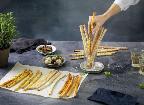 Kjevle for å lage brødpinner, aperitiffpinner og Ho