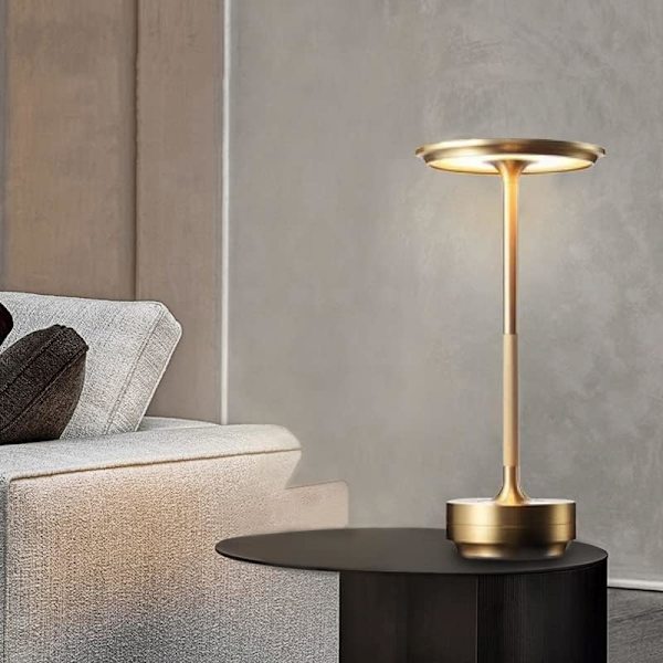 Bærbar metall skrivebordslampe trådløs LED-bordlampe 3 farger berøringskontroll oppladbar lampe (lys gull)