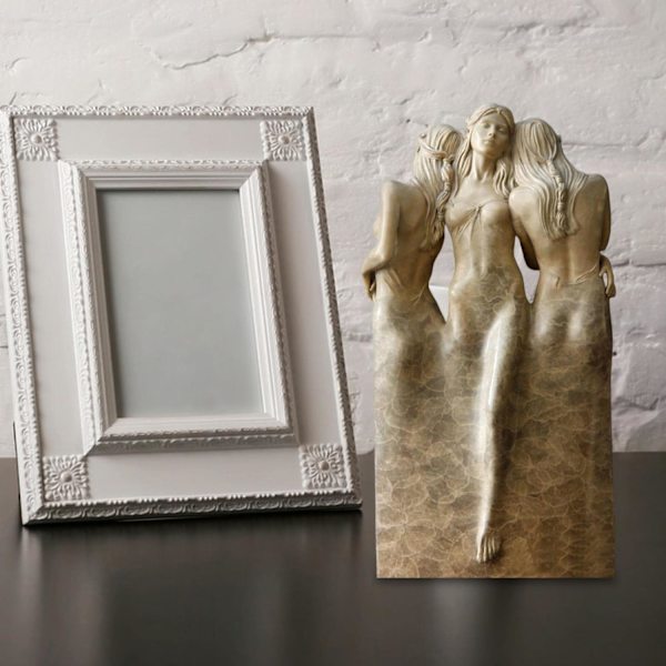 Skulpterad handmålad figur, Tre Systrar Figurin av My S, ZQKLA