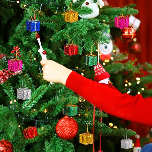 24 st Små Julgransprydnader med Presentaskar att Hänga