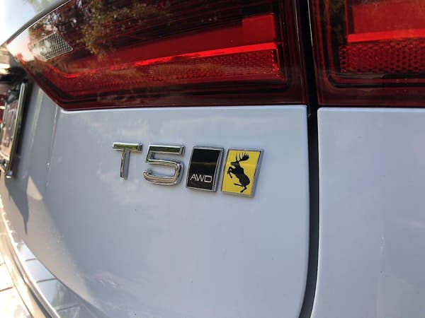 Ekte Tradisjonell Hoppende Elg VOO Hardkrom Emblem