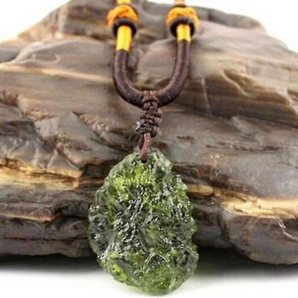 Luonnollinen Moldavite Vihreä Kristallikivi Riippuva Kaulakoru / Miehet Naiset Raaka Moldavite Kivi Epäsäännöllinen Riippuva Köysi Kaulakorut / Luonnollinen Kristalli Energia St
