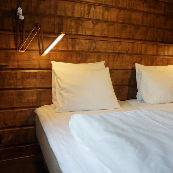 LED Sammenleggbar Skrivebordslampe med USB-ladeutgang og 2 Moduser, ZQKLA