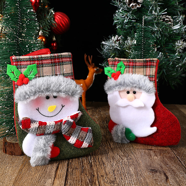 Charmig julgransdekoration, mini julstrumpor med klassisk julstil, 3D-julstrumpor applikationsdesign för julfestdekor,