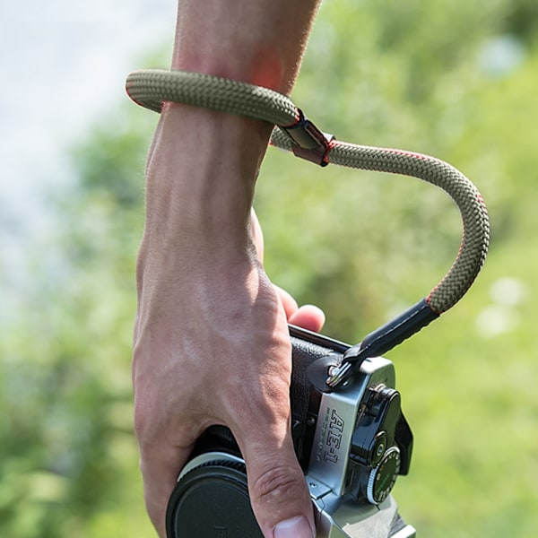 Handrem för kamera, Paracord-snodd handledsrem, Bär på handleden