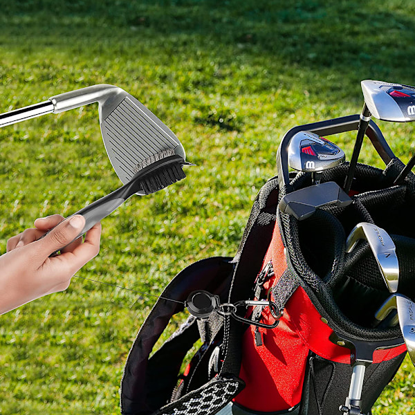 Golfklubbor och handduksset, med klubbrensare och karbinhake