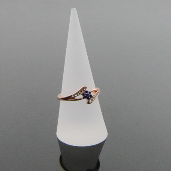 5-paknings kjegleformet akryl solid ringskjerm for smykkeutstilling