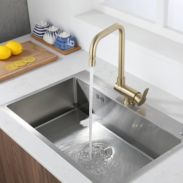 Modern Köksblandare med Trevägsfunktion, Utrymmesbesparande Design, Funktionell Spak för Enkel Användning, Fyrkantig Design för Modern Elegans