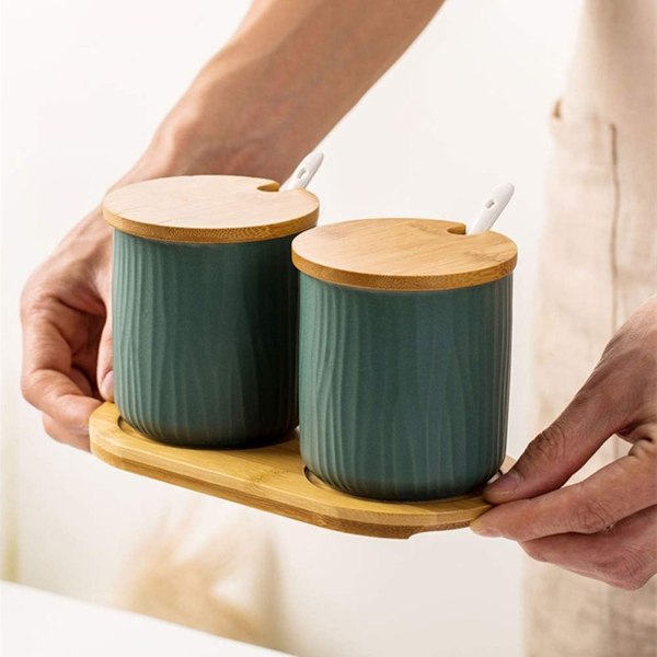 Peppar- och saltburk med lock & sked med bambulockbräda 300ml