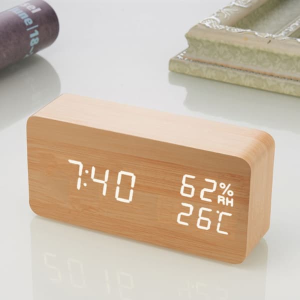 Digital väckarklocka i trä, multifunktionell LED-väckarklocka med USB-strömförsörjning, röststyrning, timer, termometer för sovrum, kontor, hemmabruk